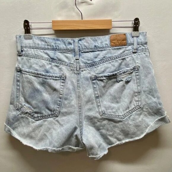AERO Mom Jean Shorts Distressed Ripped Denim Light Blue Wash Woman's Size 10 GUC - Picture 2 of 7